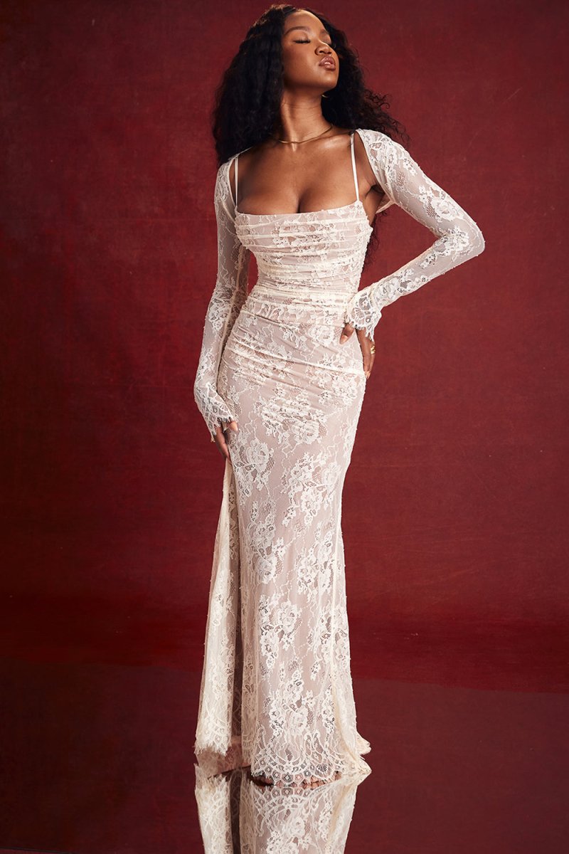 Seliora - Shoulder-On Floral Lace Maxi Dress